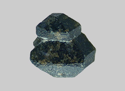 Augite - Ruisseau de Mirabel - Volvic - Puy-de-Dôme - FP - Taille 1,5mm