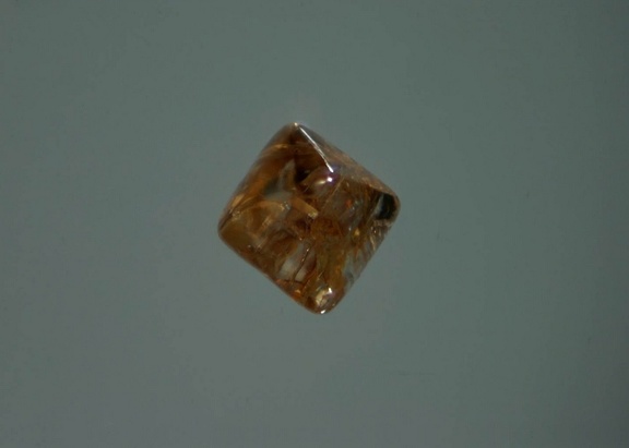 Zircon - Le Lavézon - St Martin l'inférieur - Ardèche - JCC - Cristal 1,5 mm