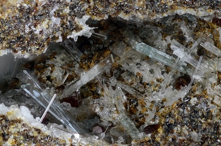 n°112141 - Esseneite  Fluorapatite Tridymite - Terril Ouest "Bodard" - Lapanouse de Sévérac - Aveyron