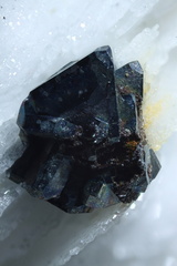 n°130082 - Tetraedrite sur barite - Les Malines (Mine) - Saint Laurent le Minier - Gard