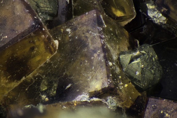 n°187060 - Fluorite Pyrite - Bellezane - Bessines sur Gartempe - Haute-Vienne