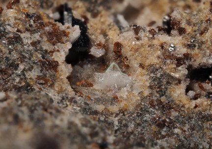 Tridymite - Puy de Tunisset - Saint-Ours - Puy-de-Dôme