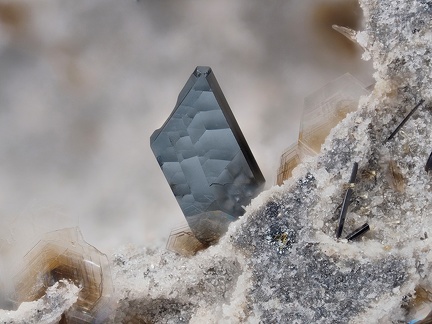 Hématite Fluorophlogopite - Carrière des Châtelaunoux - Mazaye - Puy de Dôme 