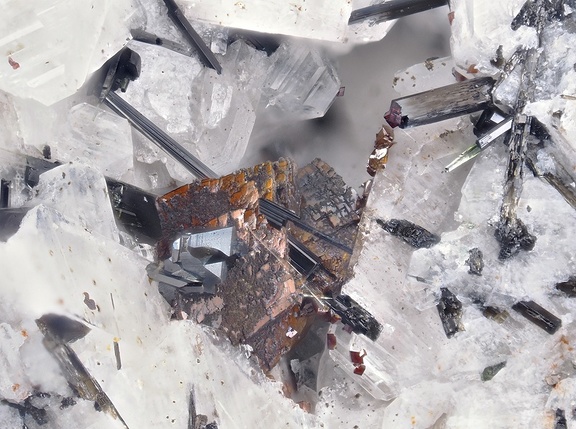 Anatase Siderite Aegirine - Bras de Cilaos - Cilaos - La Réunion 