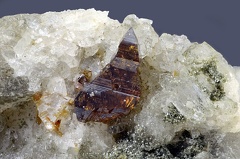 Anatase Bertrandite - Aiguilles de la Balme - Massif de la Lauzière - Savoie