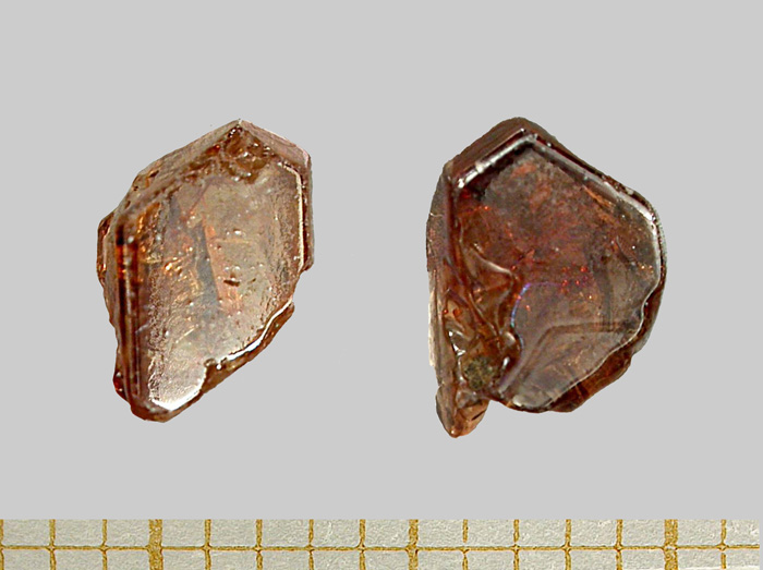 Zircon - Ruisseau de Métou - Vergonzac - Siaugues-Sainte-Marie - Haute-Loire - FP - Taille 5,5mm