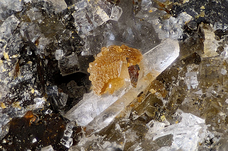  Hémimorphite Calcite Fluorite - Carrière de Birrity - Arbouet-Sussaute - Pyrénées-Atlantiques